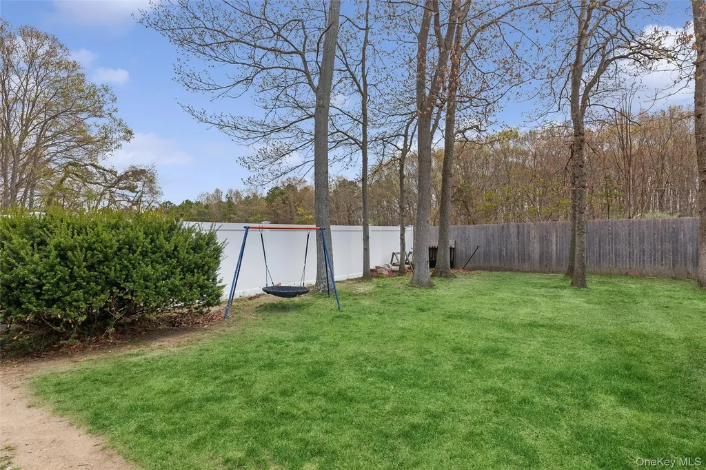 61 Griffin Drive Mount Sinai NY 11766