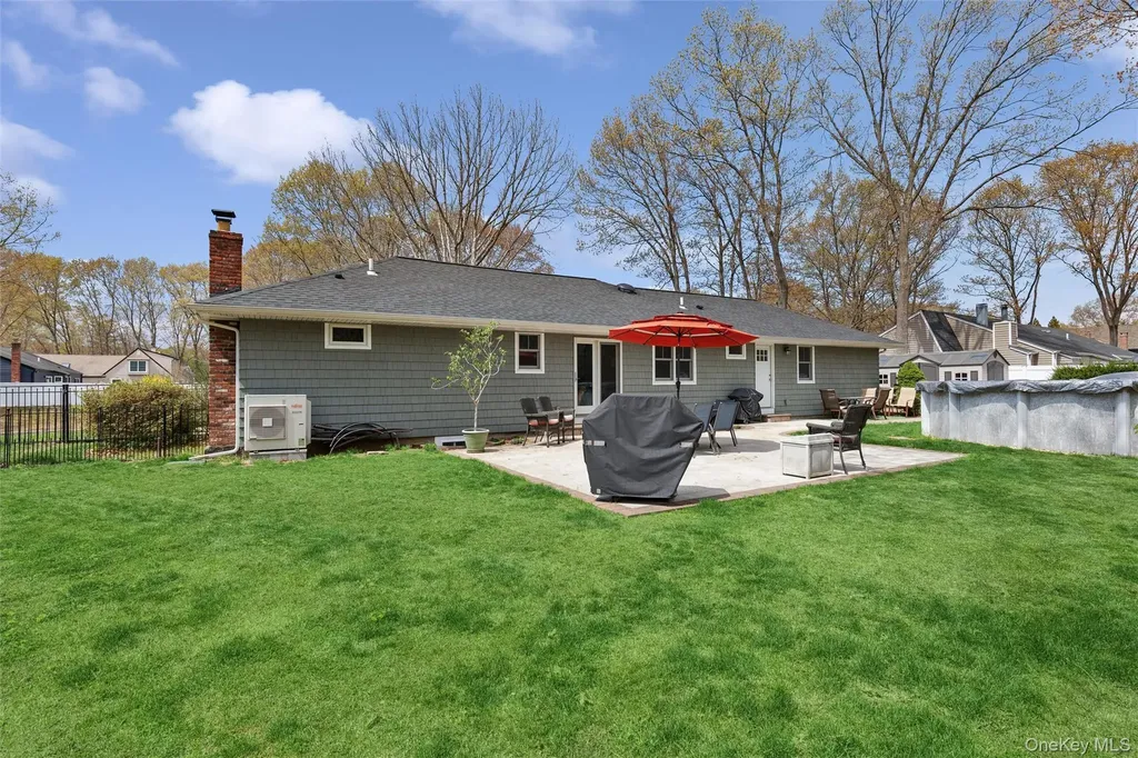 61 Griffin Drive Mount Sinai NY 11766