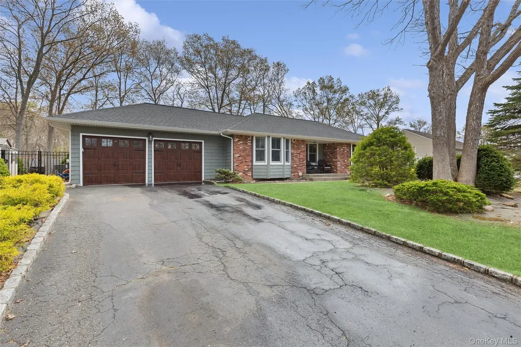 61 Griffin Drive Mount Sinai NY 11766