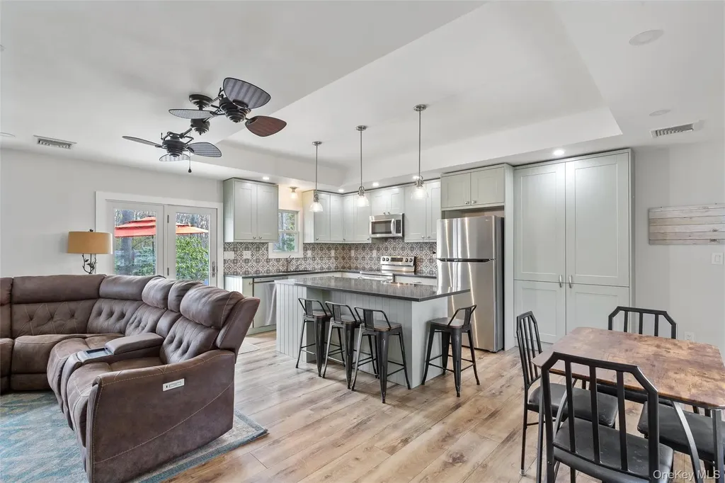 61 Griffin Drive Mount Sinai NY 11766