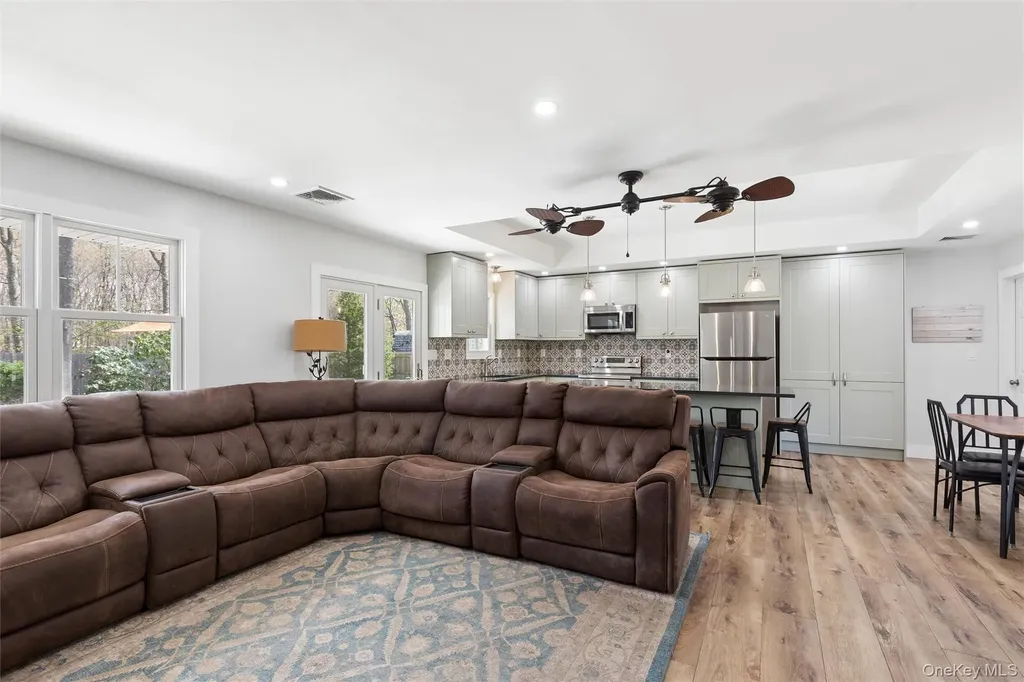 61 Griffin Drive Mount Sinai NY 11766