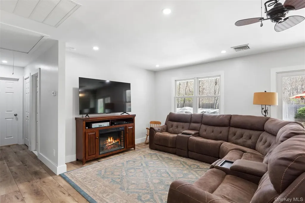 61 Griffin Drive Mount Sinai NY 11766