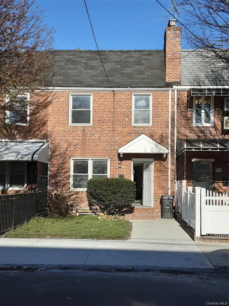76-25 167th Street Fresh Meadows NY 11366