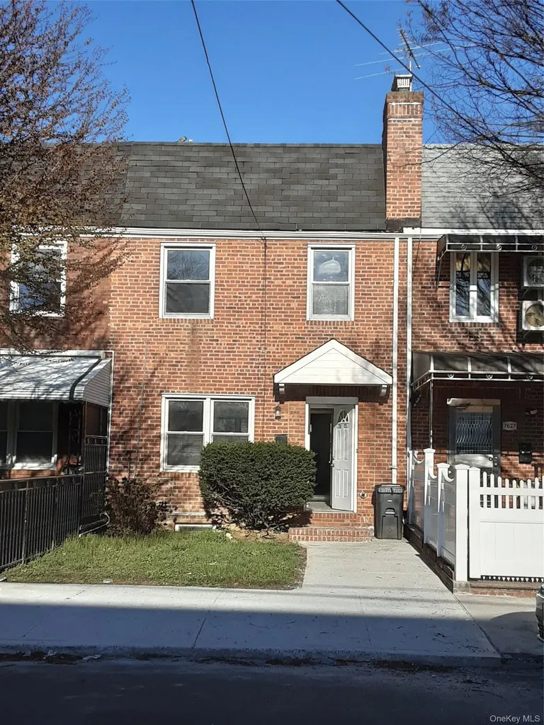 76-25 167th Street Fresh Meadows NY 11366