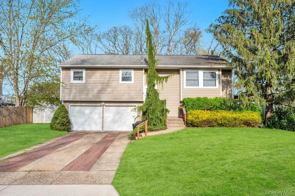 37 Mallard Avenue Selden NY 11784