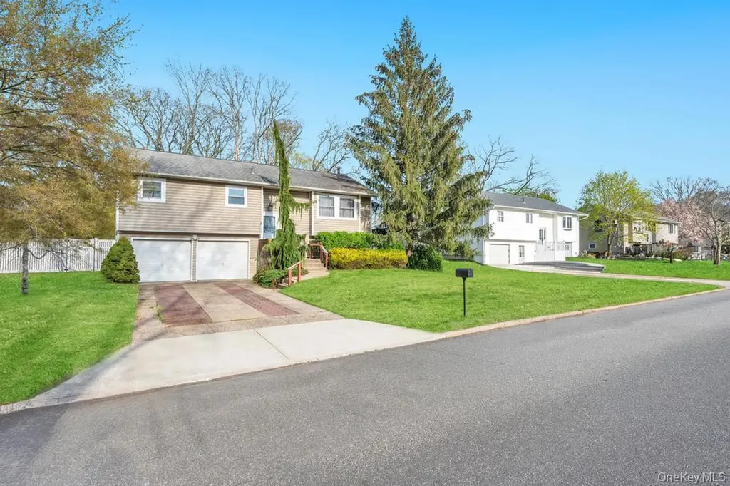 37 Mallard Avenue Selden NY 11784