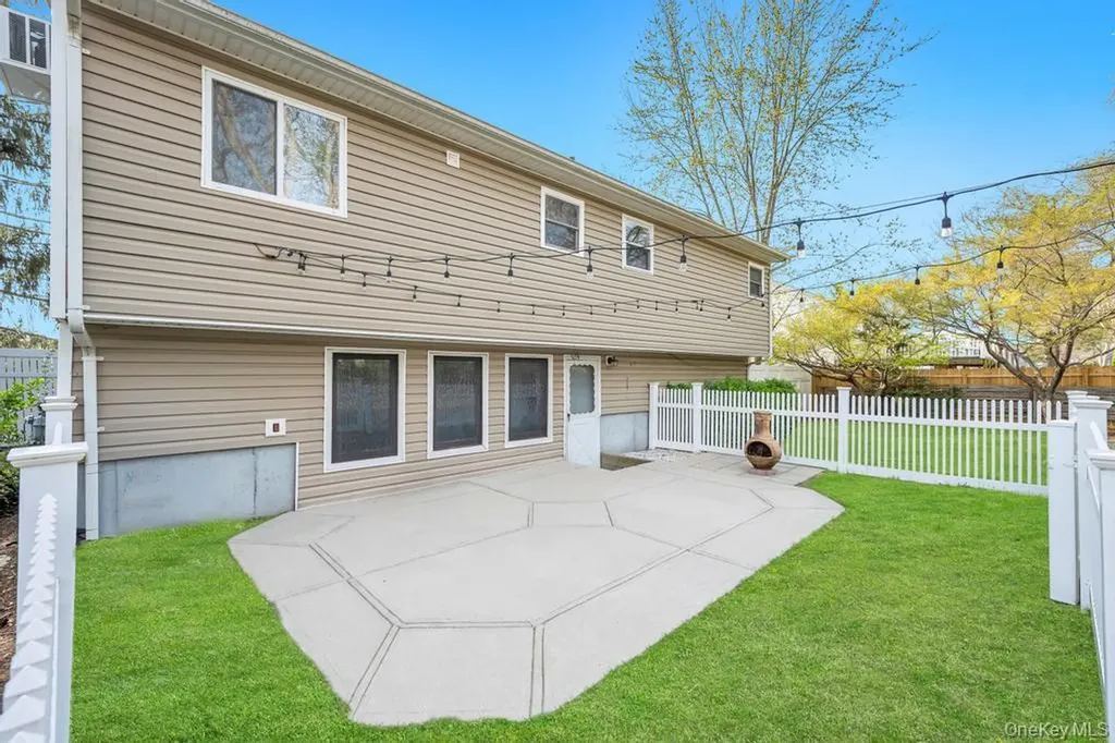 37 Mallard Avenue Selden NY 11784