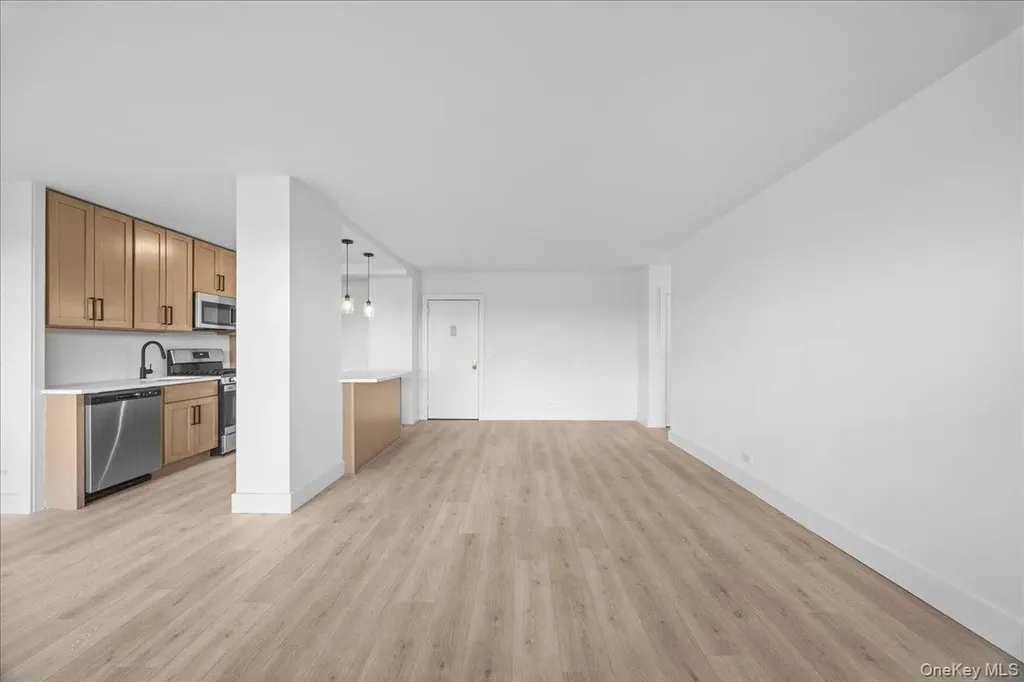 825 Morrison Avenue Bronx NY 10473