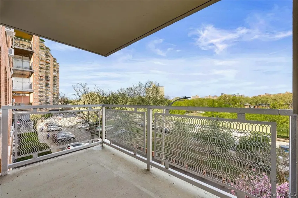 825 Morrison Avenue Bronx NY 10473