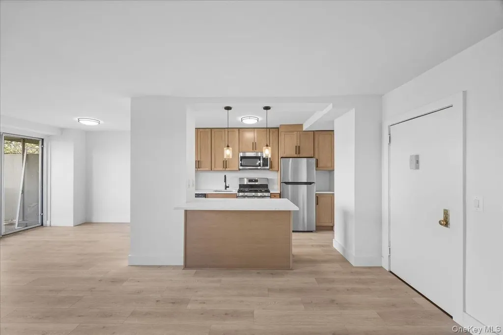 825 Morrison Avenue Bronx NY 10473
