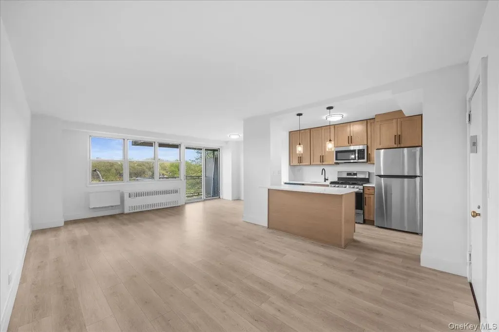 825 Morrison Avenue Bronx NY 10473