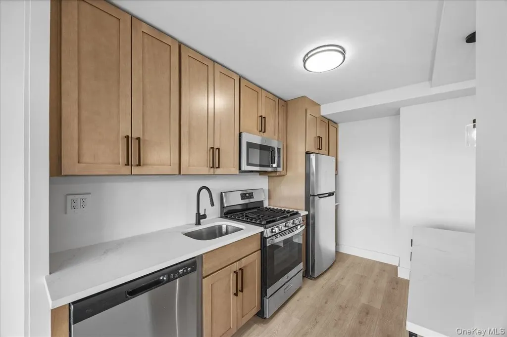 825 Morrison Avenue Bronx NY 10473