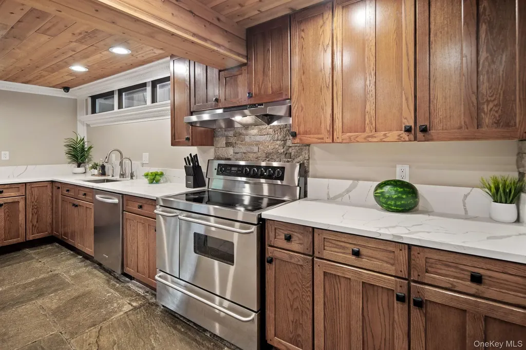 19 Greentree Lane Chester NY 10918