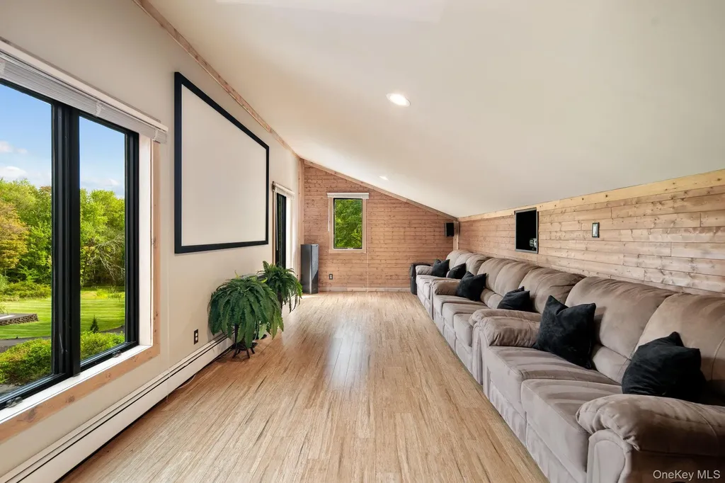 19 Greentree Lane Chester NY 10918