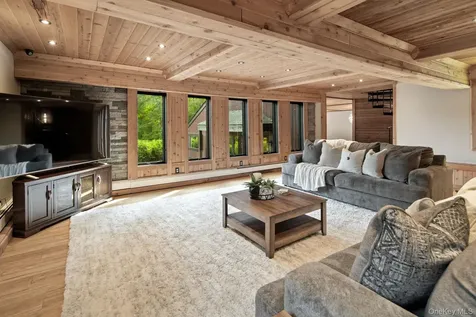 19 Greentree Lane Chester NY 10918