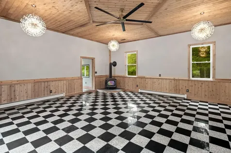 19 Greentree Lane Chester NY 10918