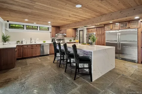 19 Greentree Lane Chester NY 10918