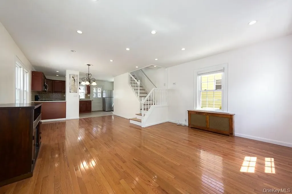 353 W Jamaica Avenue Valley Stream NY 11580