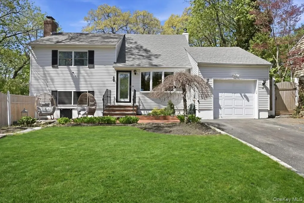 3 Layne Way Northport NY 11768