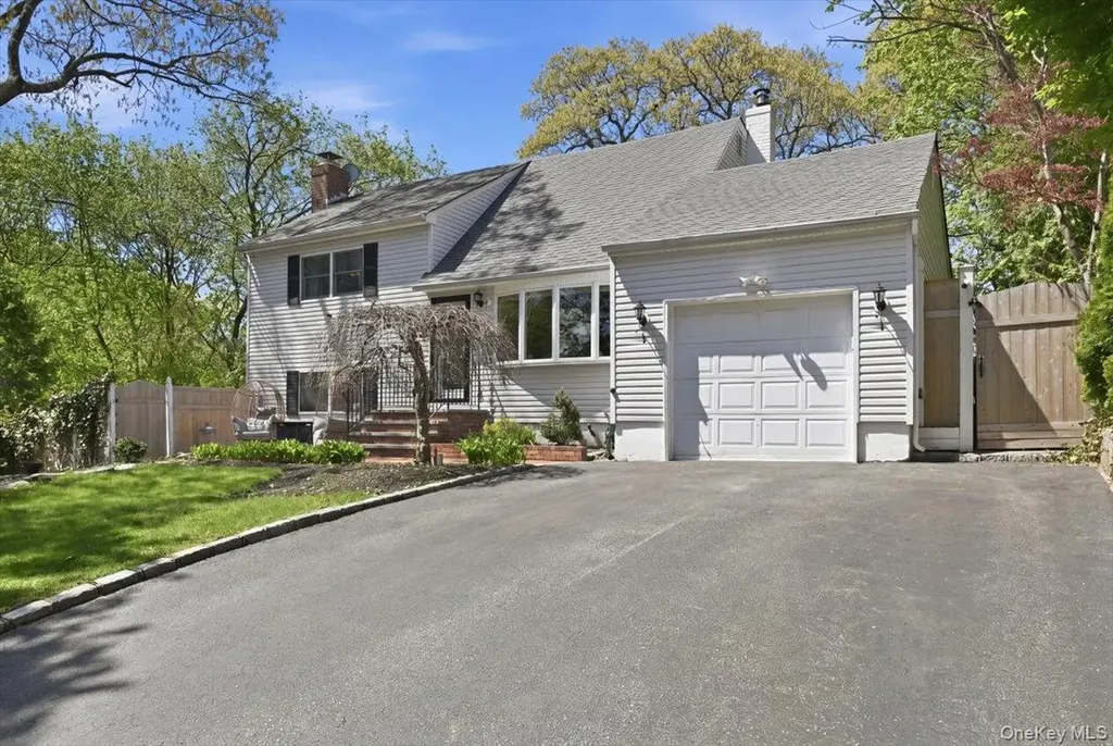 3 Layne Way Northport NY 11768