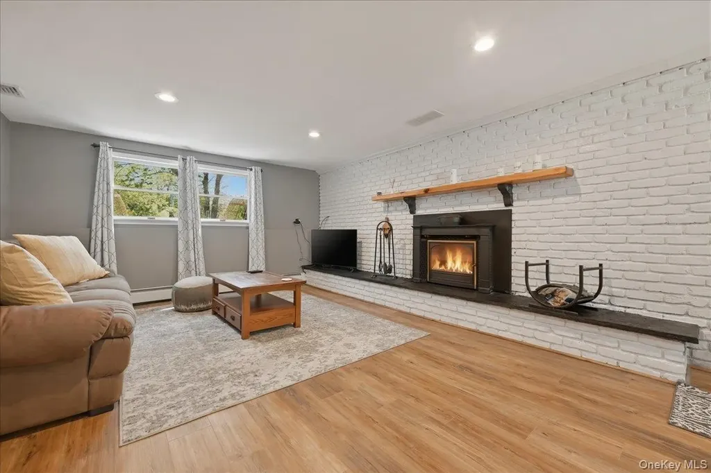 3 Layne Way Northport NY 11768