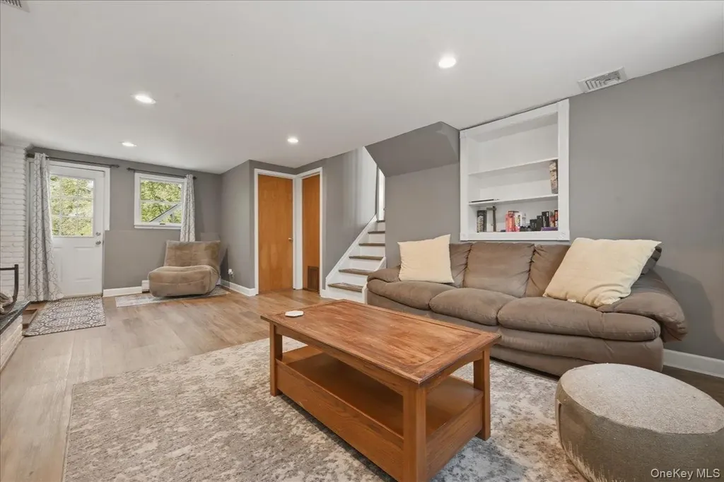3 Layne Way Northport NY 11768