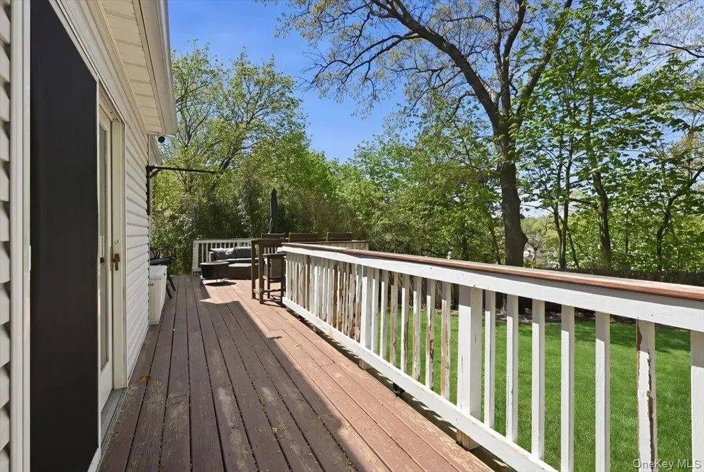 3 Layne Way Northport NY 11768