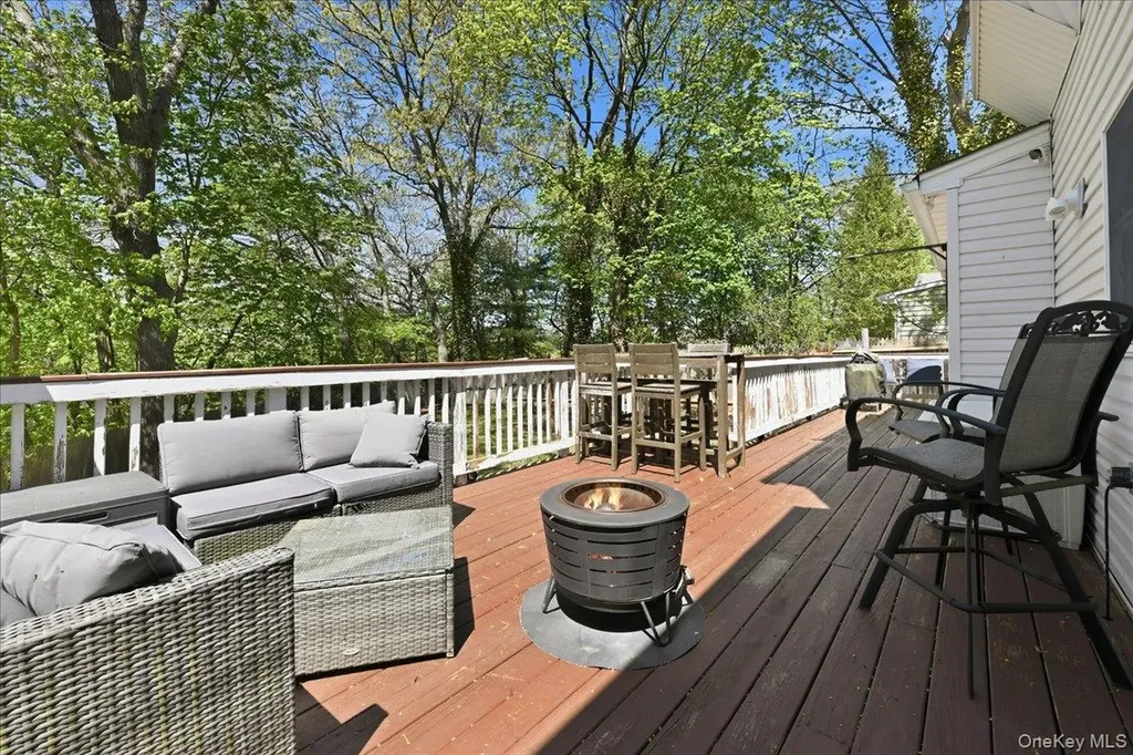 3 Layne Way Northport NY 11768