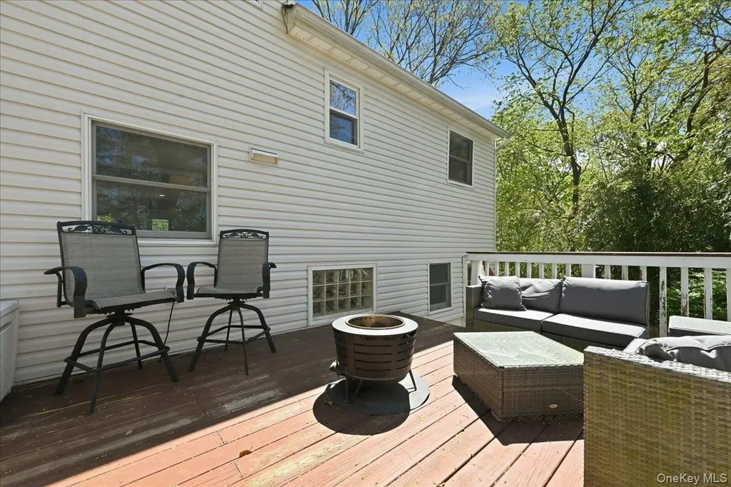 3 Layne Way Northport NY 11768