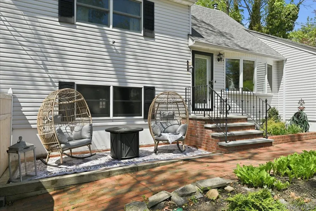 3 Layne Way Northport NY 11768