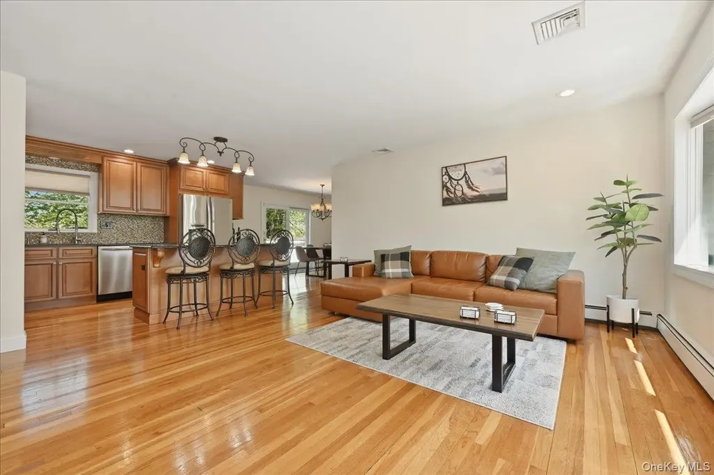 3 Layne Way Northport NY 11768
