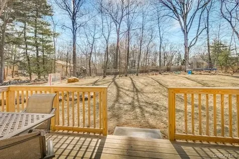 5 Fant Farm Lane Montebello NY 10901