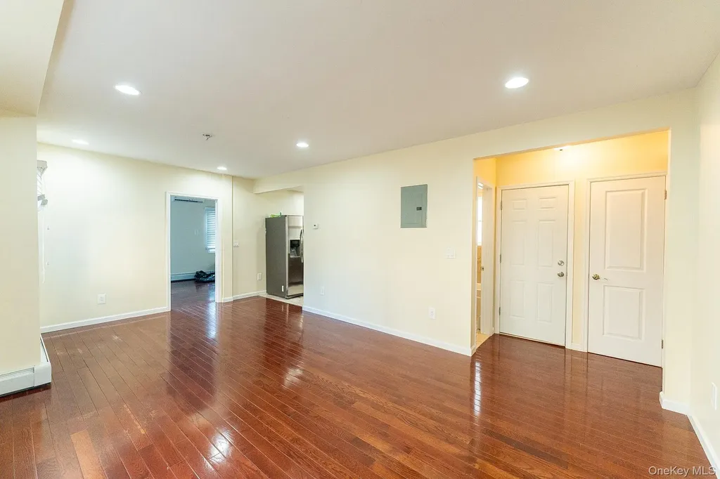 61-20 220th Street Bayside NY 11364