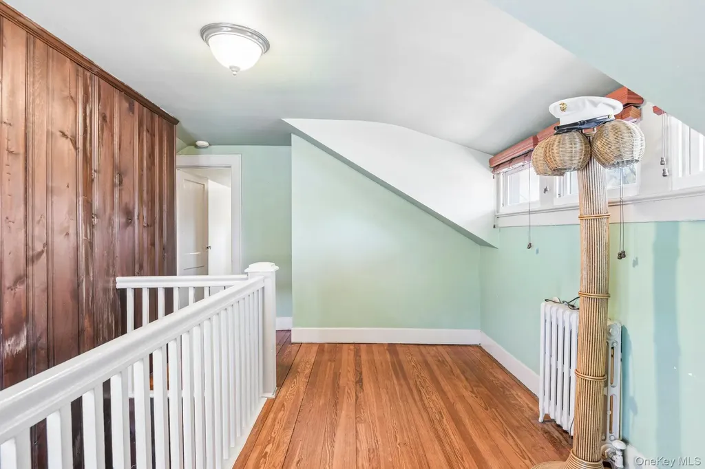 40 Hollywood Court Rockville Centre NY 11570