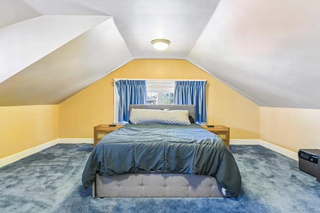 40 Hollywood Court Rockville Centre NY 11570