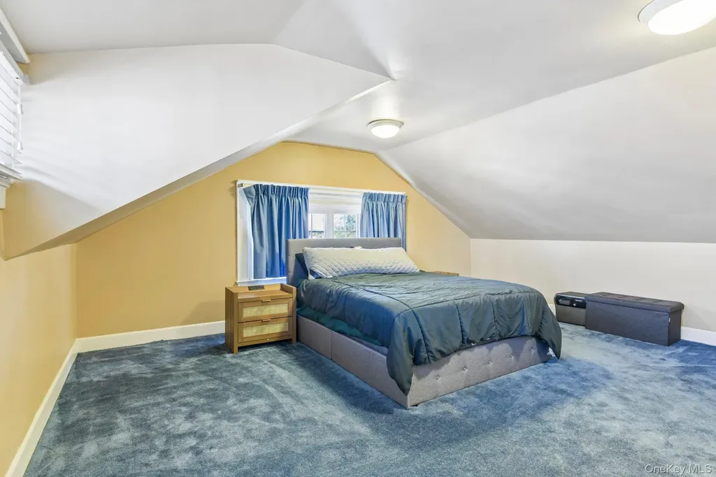 40 Hollywood Court Rockville Centre NY 11570