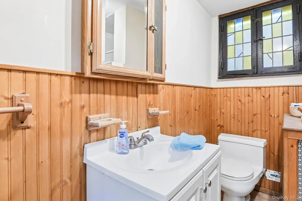 40 Hollywood Court Rockville Centre NY 11570
