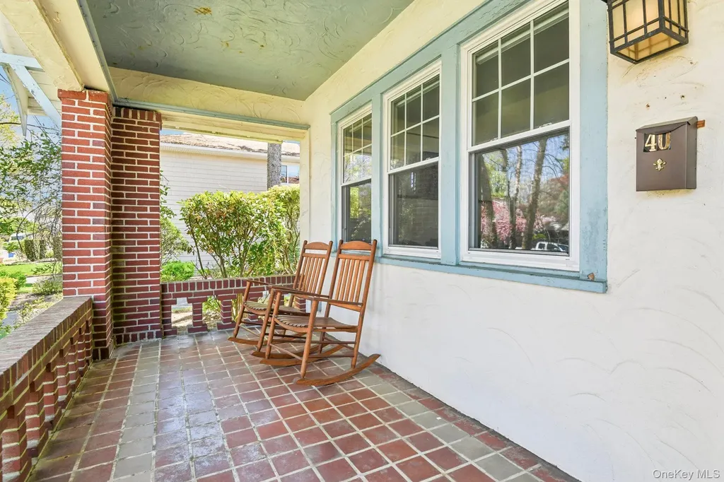 40 Hollywood Court Rockville Centre NY 11570