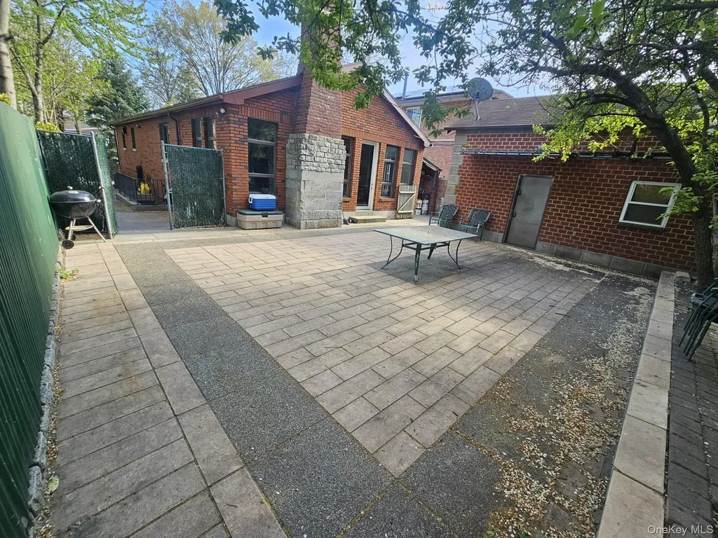 204-19 46 Road Bayside NY 11361