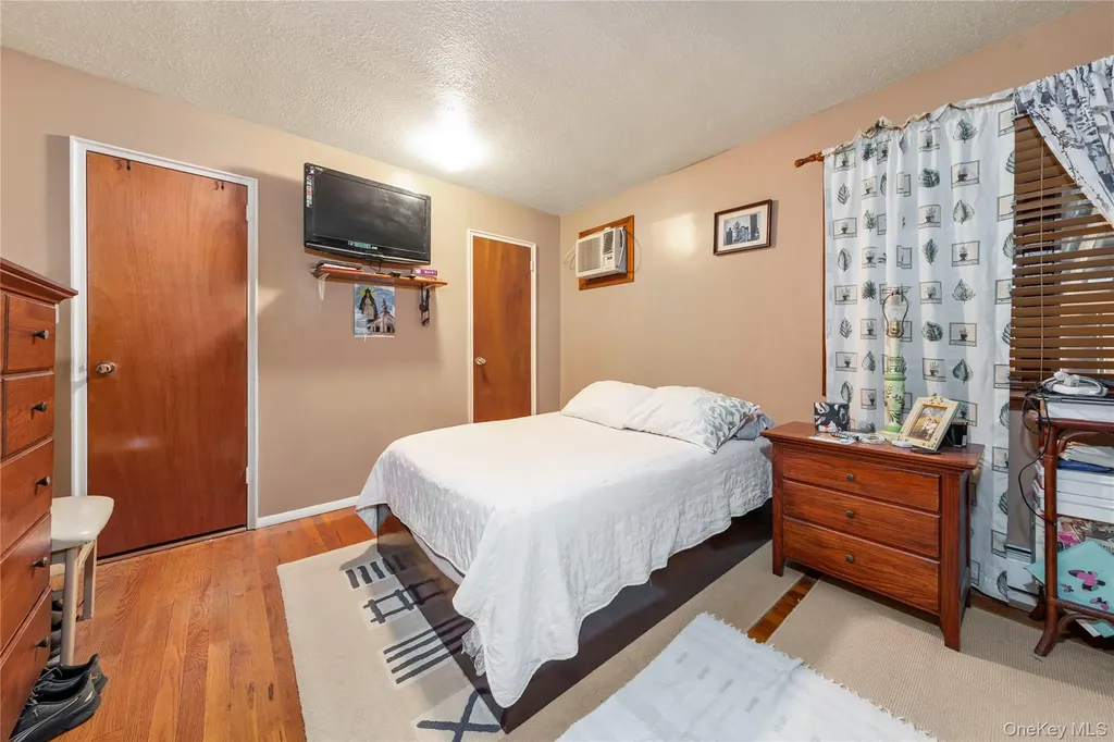 204-19 46 Road Bayside NY 11361