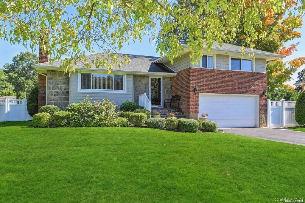 41 Eaton Road Syosset NY 11791