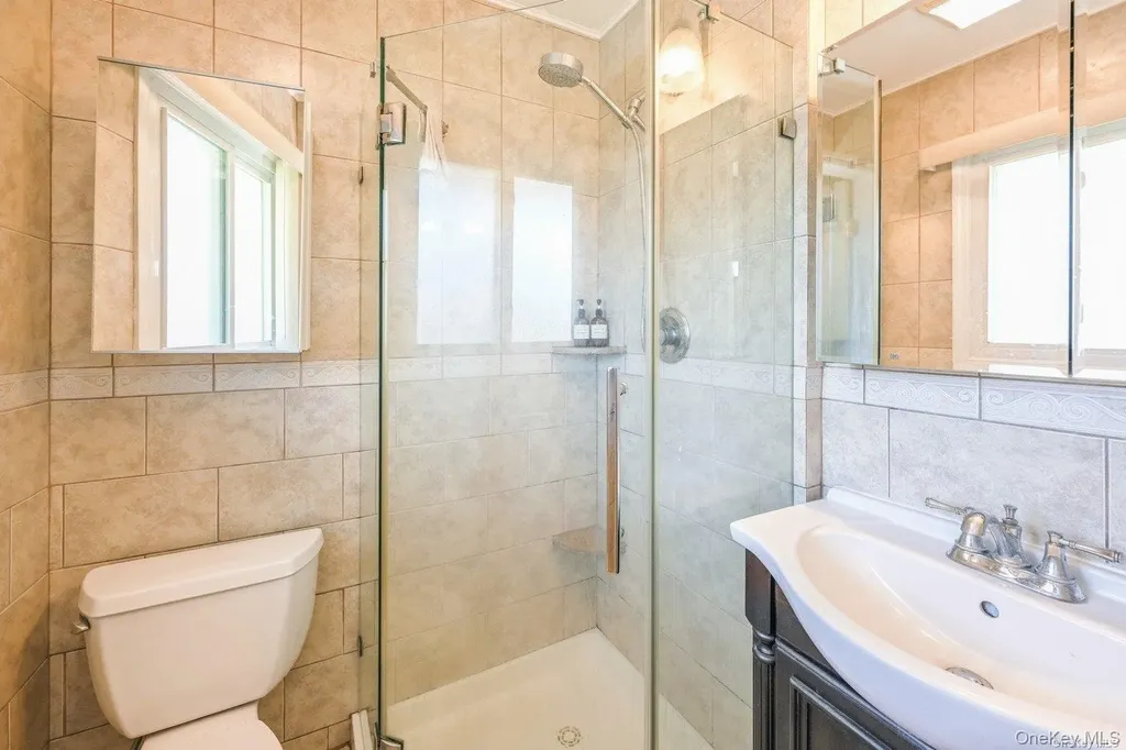 41 Eaton Road Syosset NY 11791