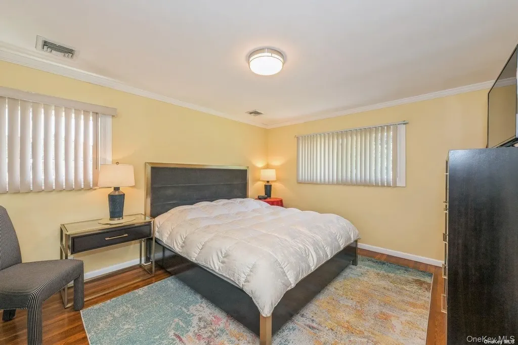 41 Eaton Road Syosset NY 11791