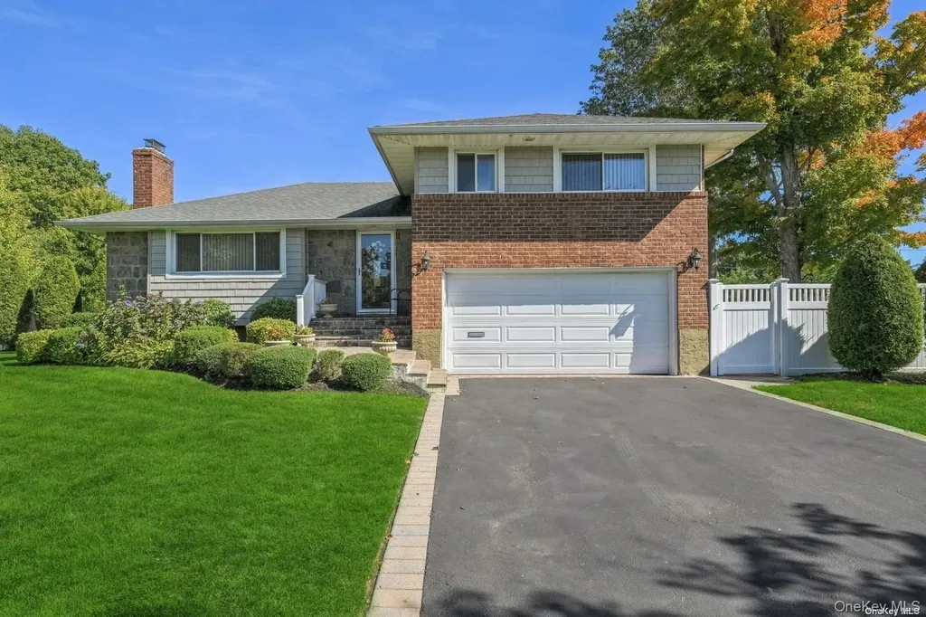 41 Eaton Road Syosset NY 11791