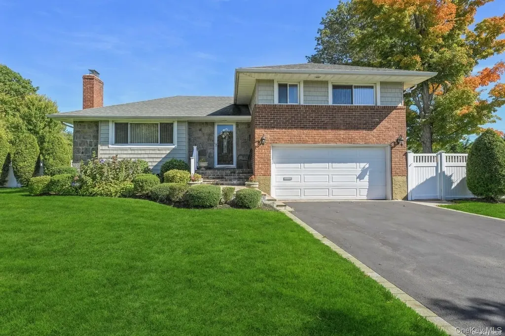 41 Eaton Road Syosset NY 11791