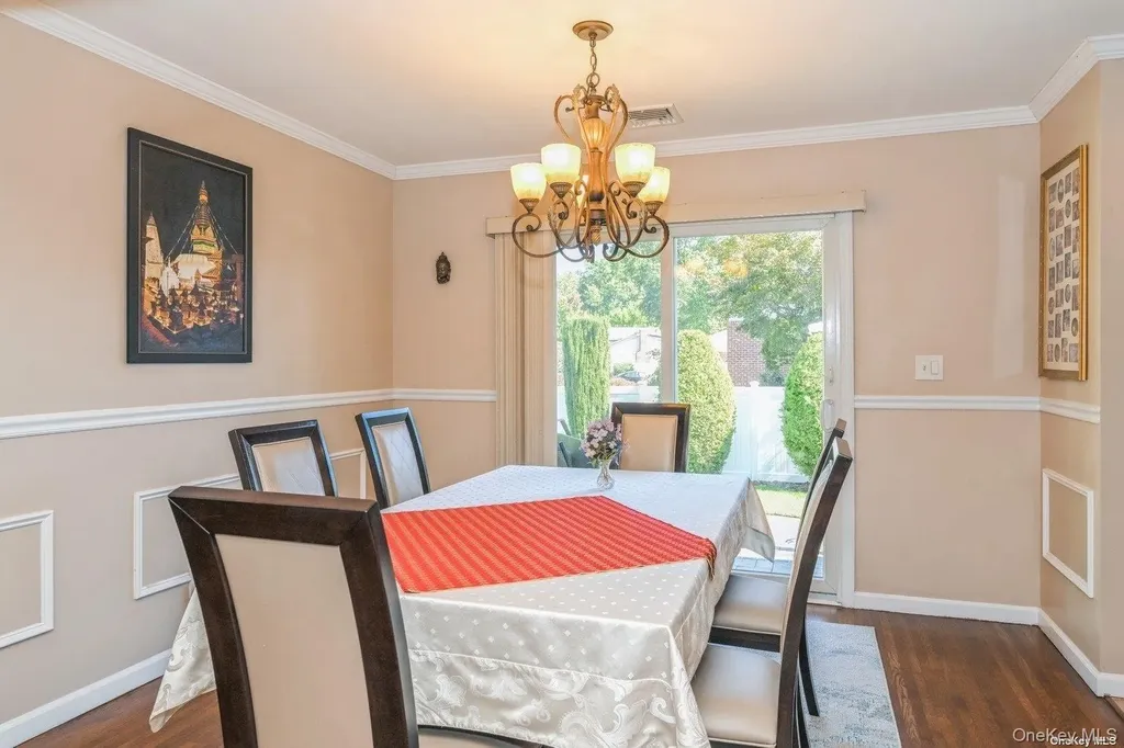 41 Eaton Road Syosset NY 11791