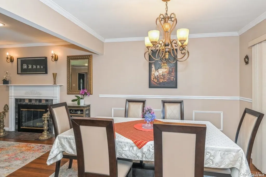 41 Eaton Road Syosset NY 11791