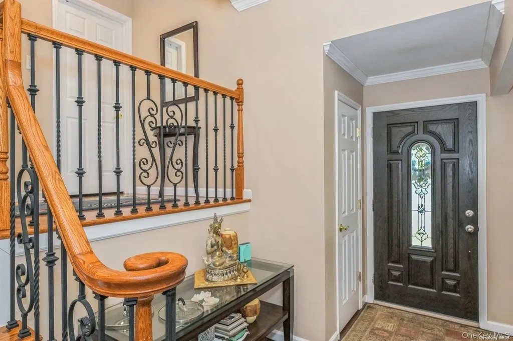 41 Eaton Road Syosset NY 11791