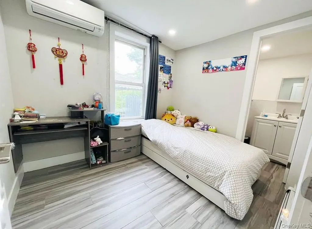 5423 153st Flushing NY 11355