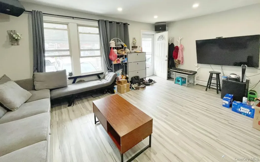 5423 153st Flushing NY 11355